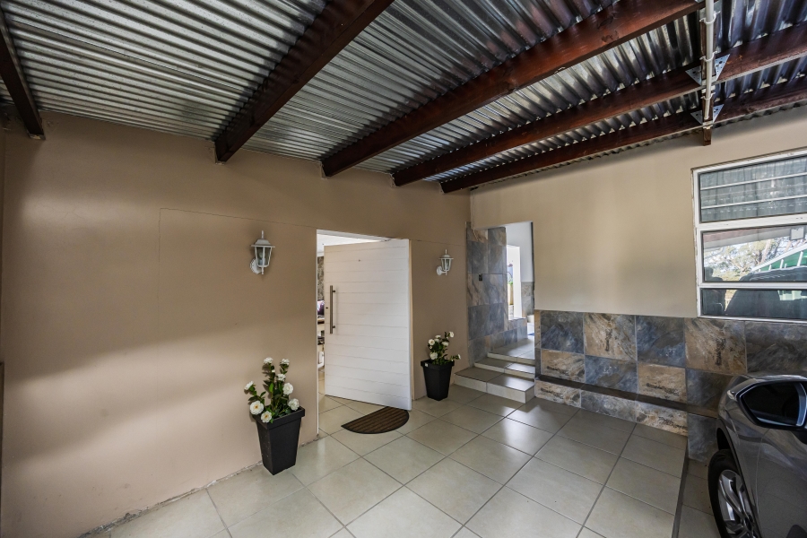 3 Bedroom Property for Sale in Sunnyridge Eastern Cape